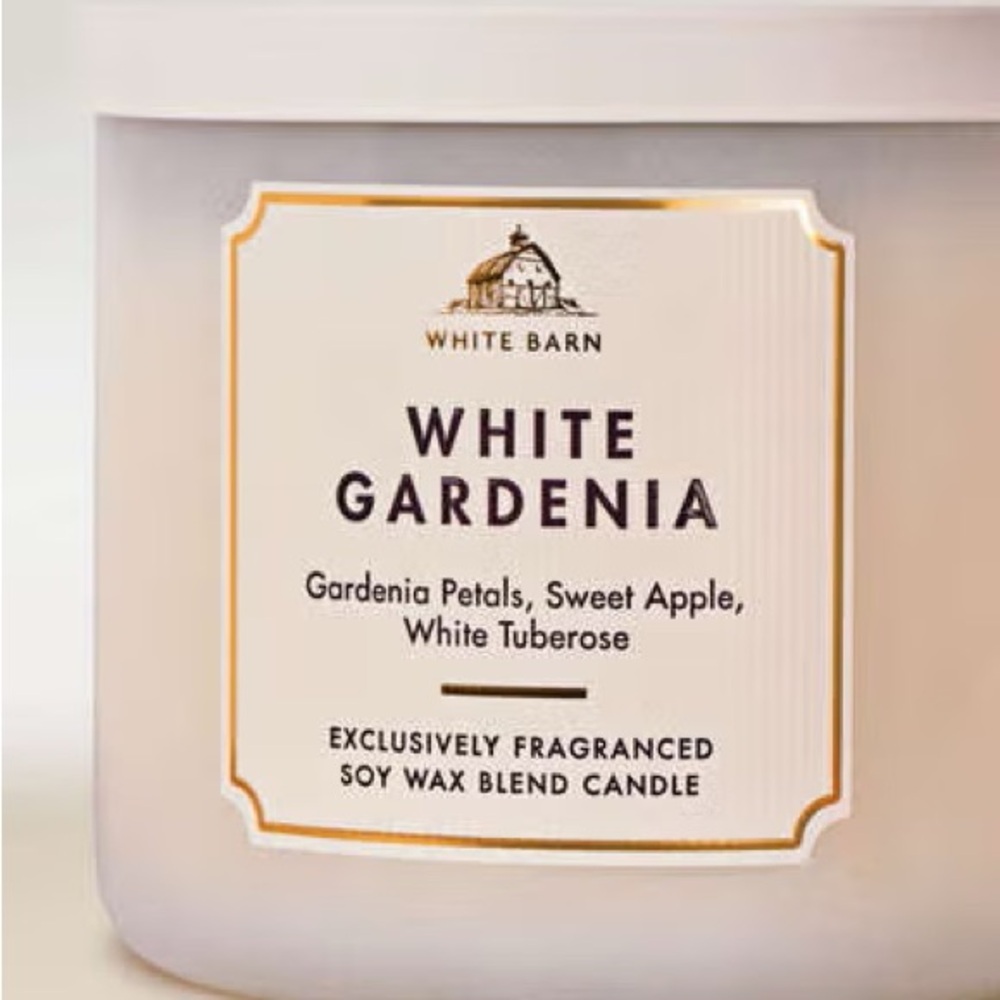 •White Gardenia• White Barn 3-Wick Soy Wax Blend Candle - Picture 3 of 3